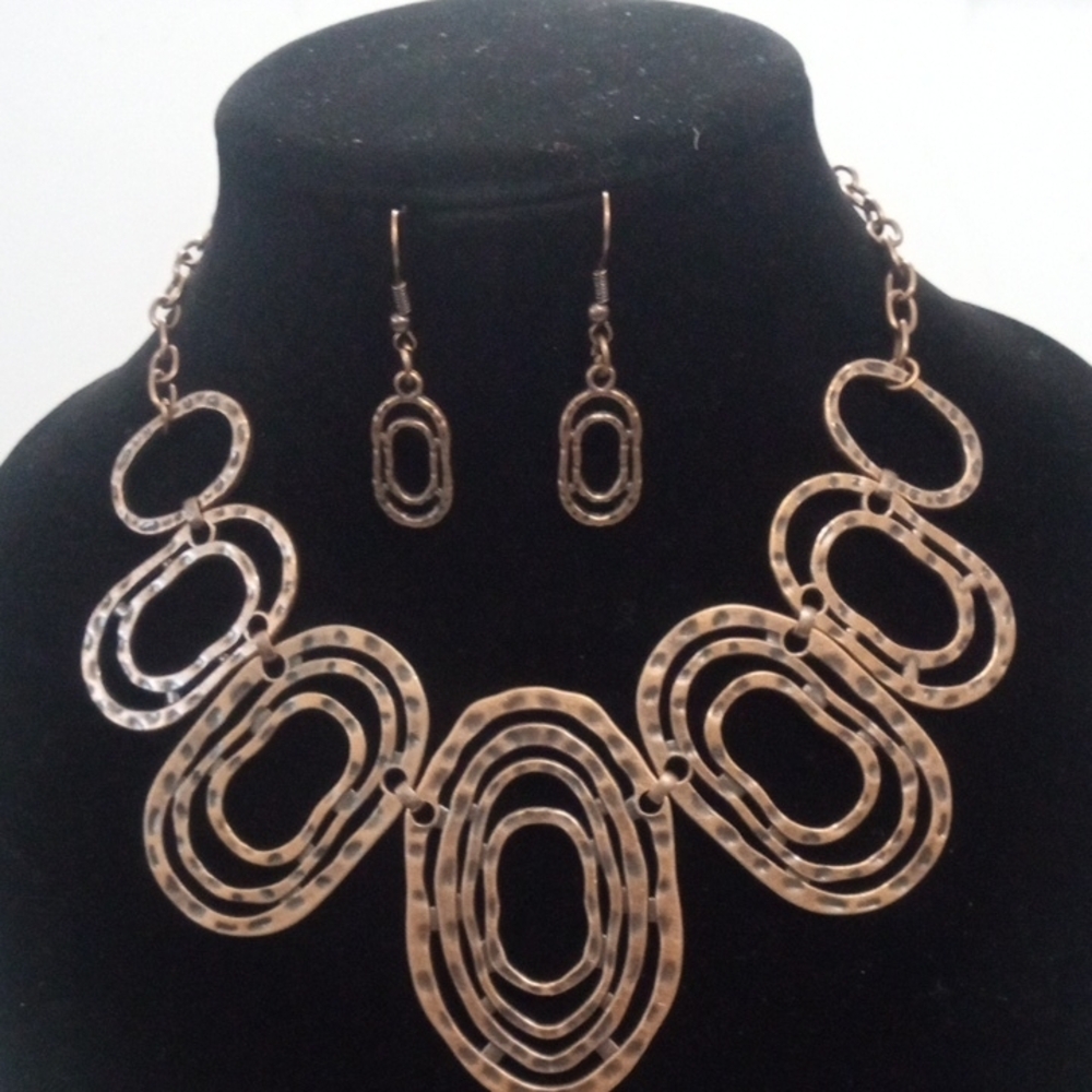 ELEGANT HAMMERED RUSTIC COPPER BLACK CHAIN STATEMENT NECKLACE & EARRING SET NWT